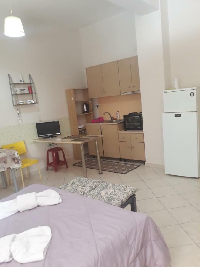 Cozy Apartment In The Center Of Aighion Achaia - Ground Floor - Ισόγειο Στουντιο เอยิโอ ห้อง รูปภาพ